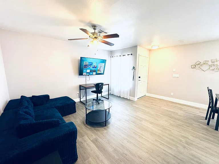 2720 Menlo Square Dr #D — Photo 6