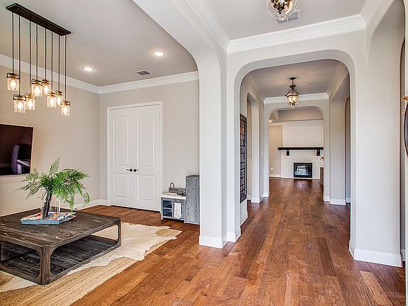 3rd image of 1828 Quiet Oak Pl