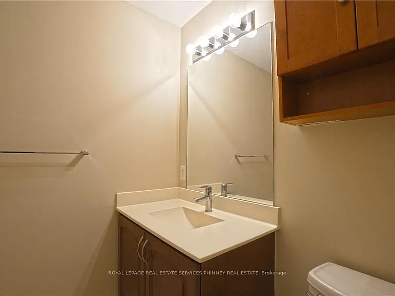 1 Hurontario St #806 — Photo 23