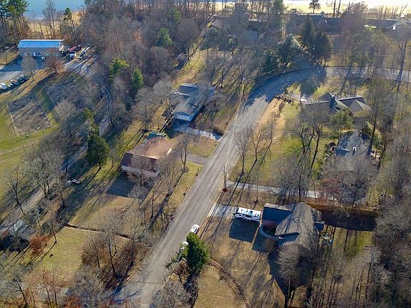 5th image of Lakeview Cir