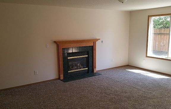2nd image of 13903 NE 53rd St