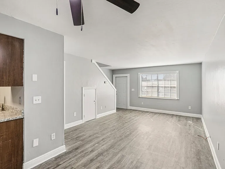 Frankie Court Townhomes — Photo 17
