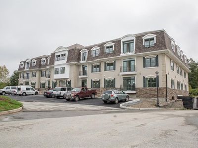 1404 South County Trl UNIT 213, East Greenwich, RI, 02818