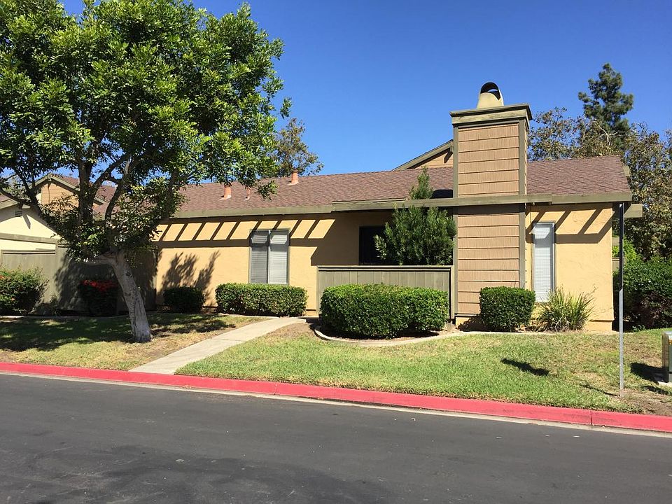Detached condo