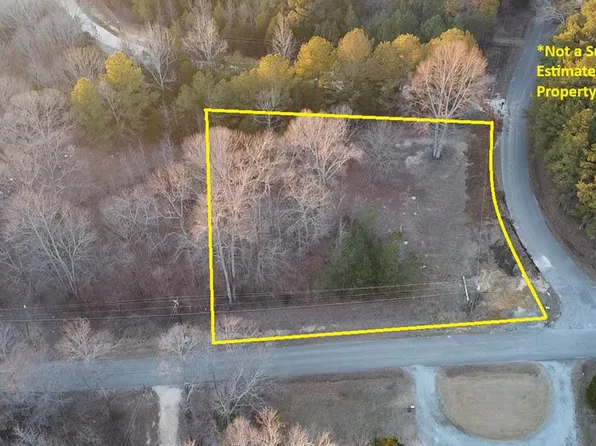 967 Little Jim Dr, Camden, TN 38320