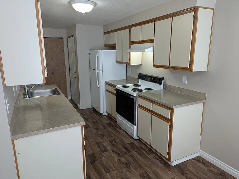 Silverwood Apartments — Photo 110