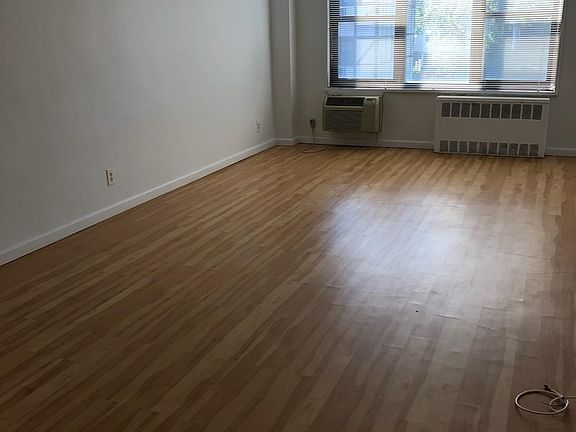 4th image of 47 Davis Ave #810