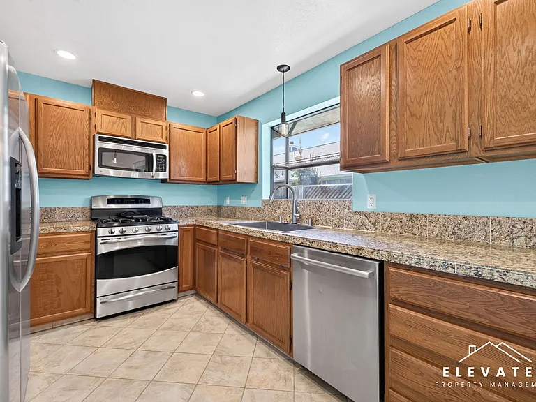 938 Wood Sorrel Dr — Photo 8