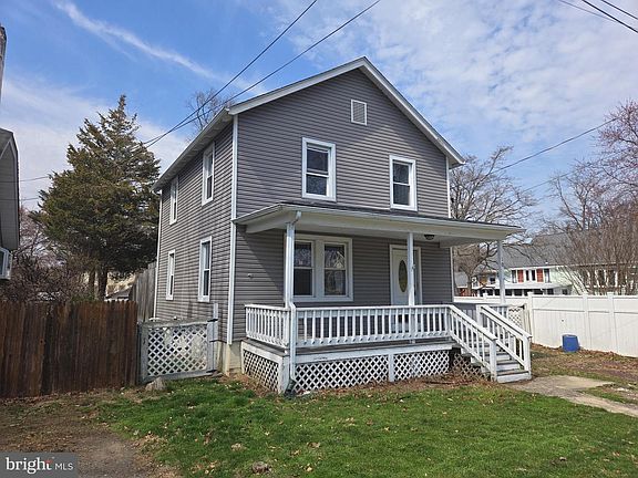 3rd image of 10 Hawthorne Ave