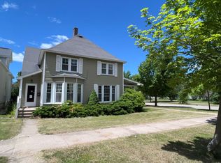 702 S 12th St, Escanaba, MI 49829