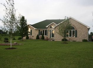 4803 S Lefholz Rd, Oak Grove, MO 64075