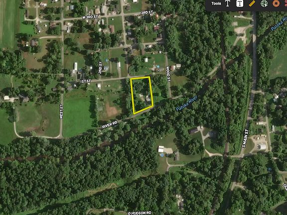 2nd image of 307 W River Rd