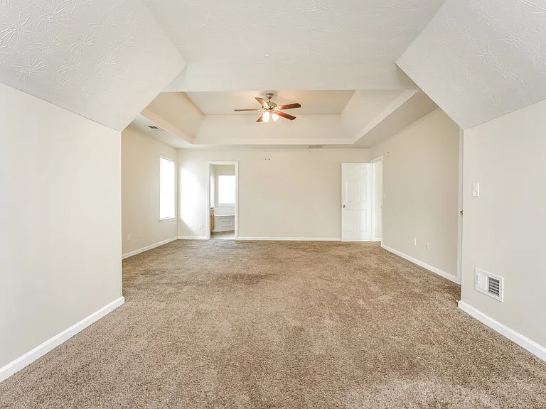 260 Greenway Dr — Photo 11