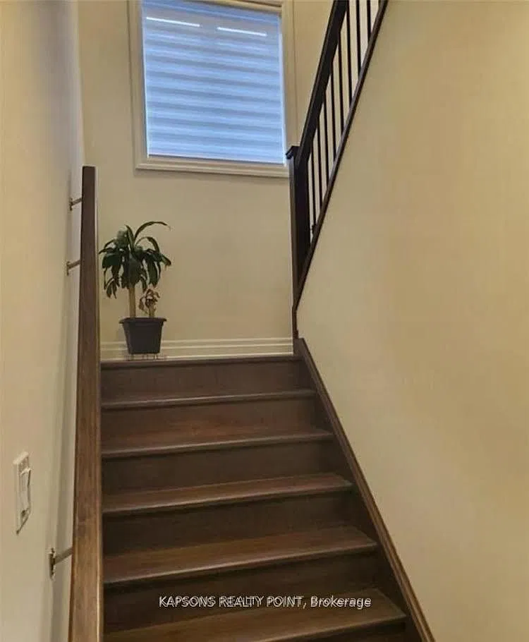 4 bed, $2,700 — Photo 2