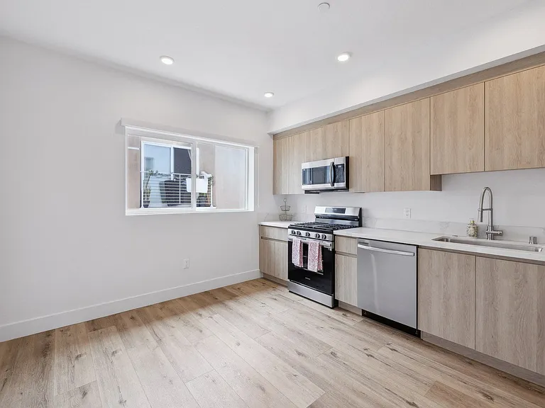 The Bay Apartment Homes — Photo 55