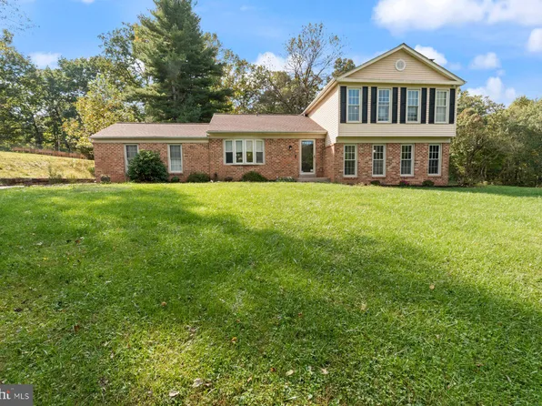 615 Tanglewood Dr, Sykesville, MD 21784