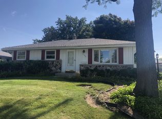 5762 S Illinois Ave, Cudahy, WI 53110