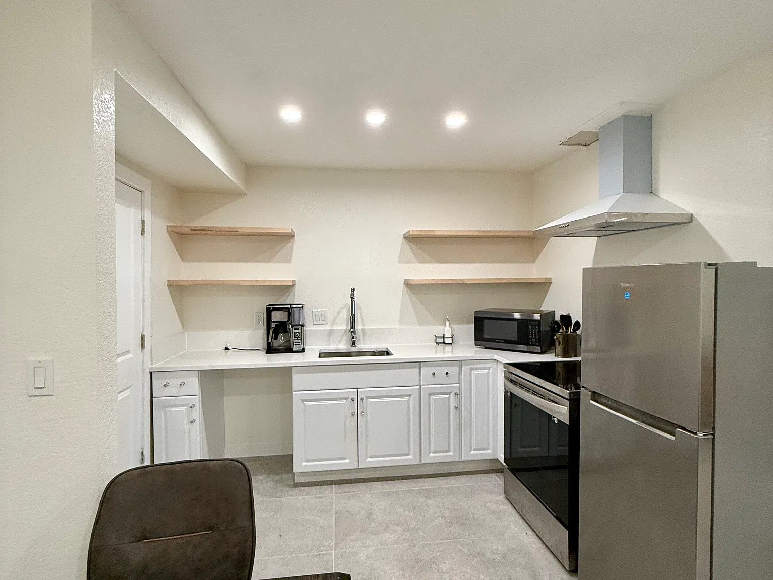 1198 Halpern St — Photo 3
