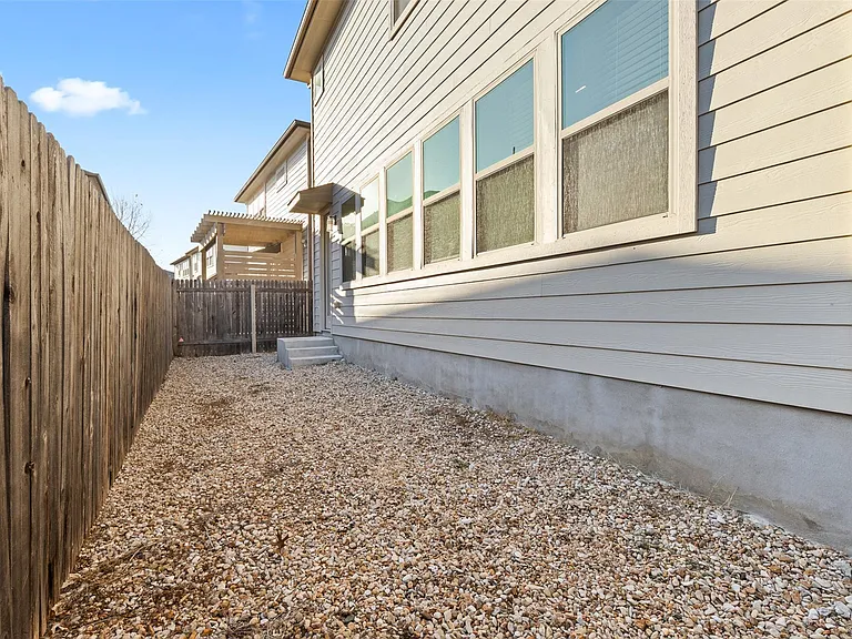 9107 Moonstone Dr — Photo 22