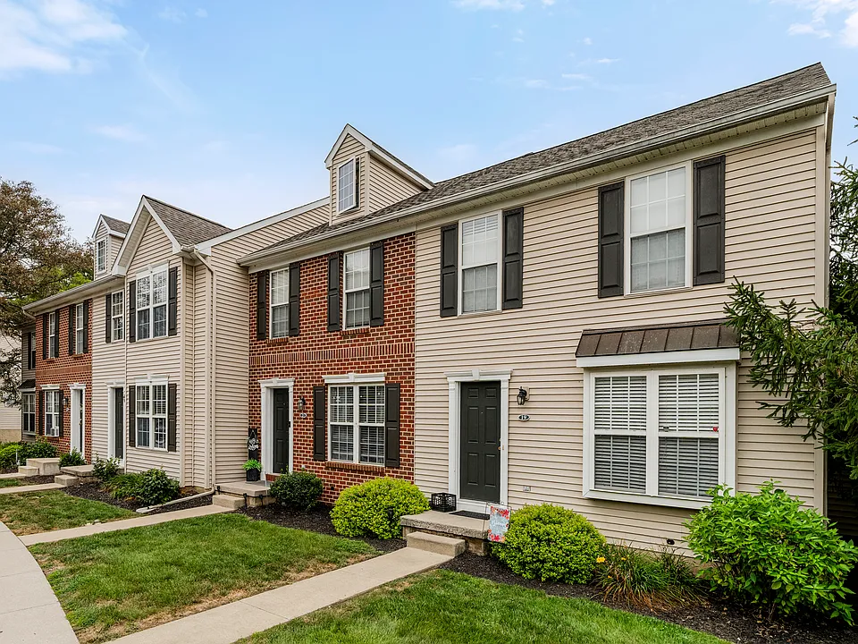 Mill Creek Manor