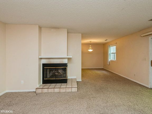 4th image of 2762 Atherton Ln