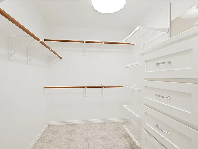 18648 Gibbons Dr — Photo 16