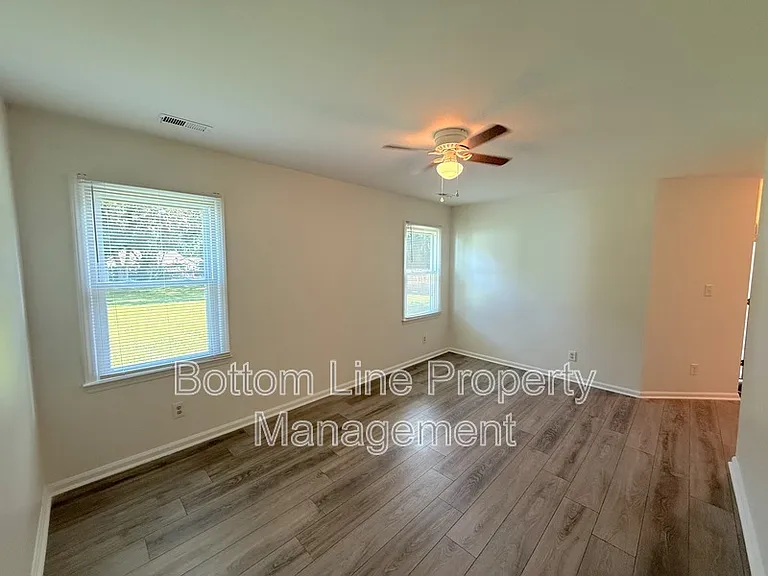 4013 Inglehurst Dr — Photo 17