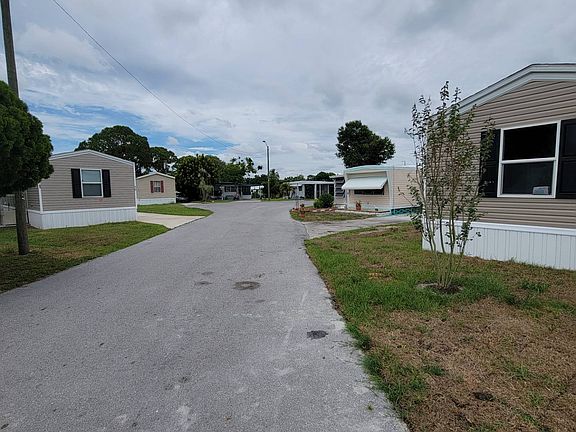 3rd image of 7499 46th Ave N #45
