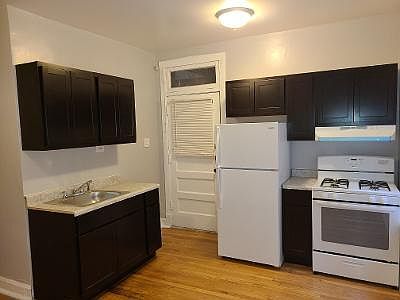 2nd image of 4119 W Belle Plaine Ave #10