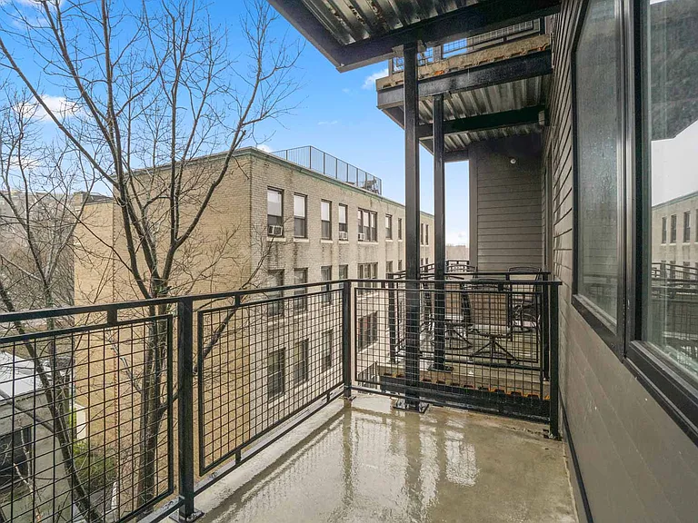 Walter Huntington Apartments — Photo 9