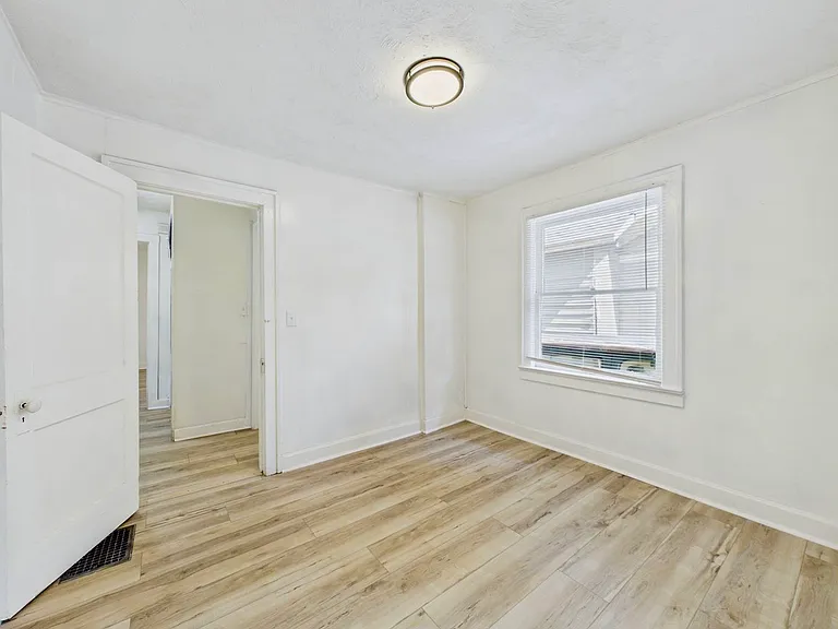 7127 Olive St — Photo 4