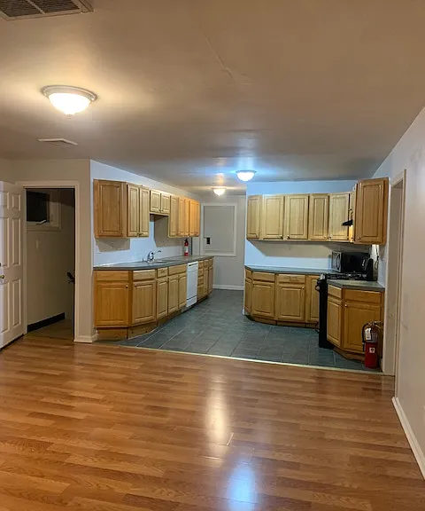 174 Jencks St #3 — Photo 3