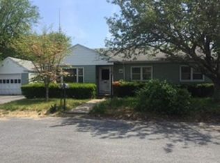 2 New York Ave, Acushnet, MA 02743