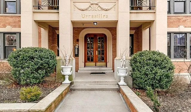 452 Park Dr — Photo 1