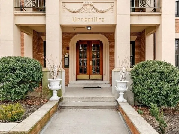 452 Park Dr, Boston, MA