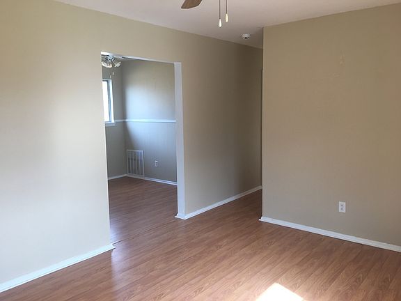 4th image of 4819 Sullivan St