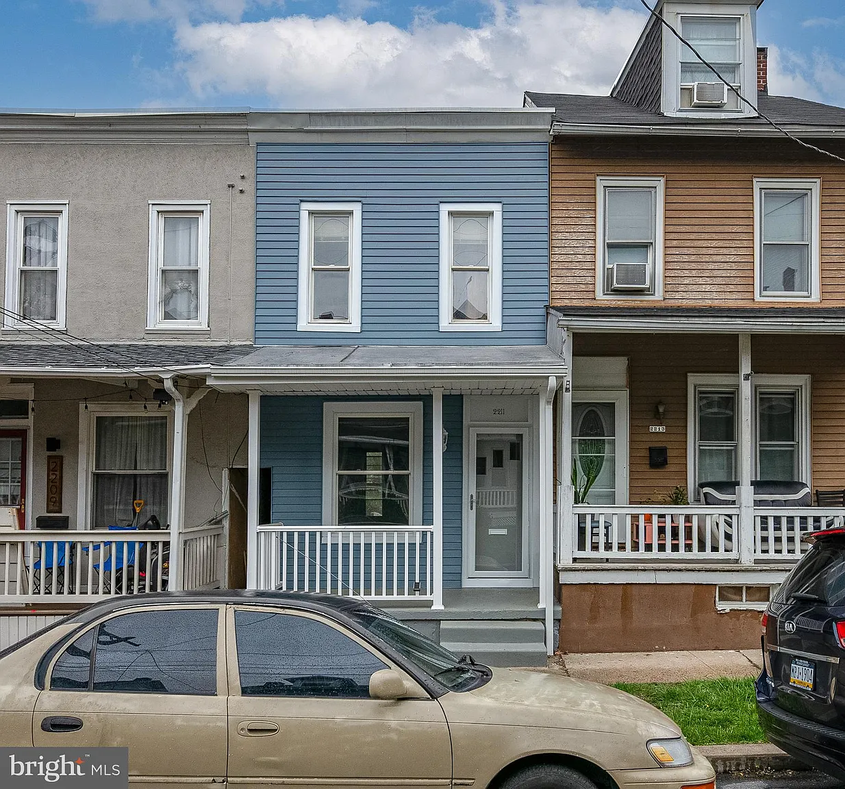 2211 Woodvale Ave photo 1
