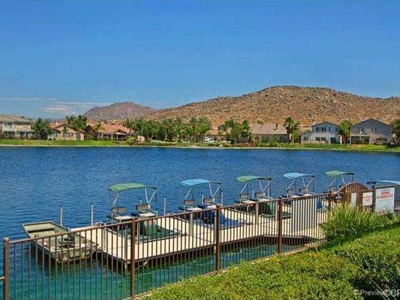 Tierra Shores Paddle Boating