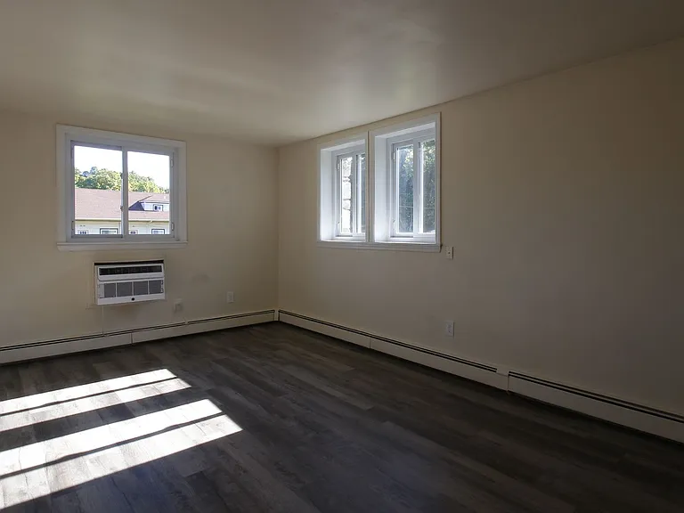 Hopewell Gardens Apartments — Photo 23