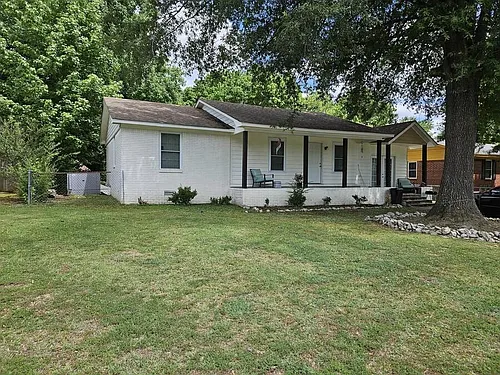 1155 Highland St Photo 1