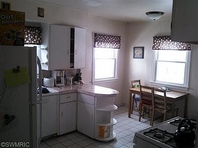 4th image of 933 N Ottillia St SE