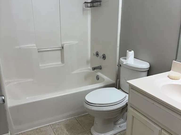 410 Washburn Ave — Photo 7