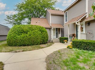 907 Vose Dr, Gurnee, IL 60031