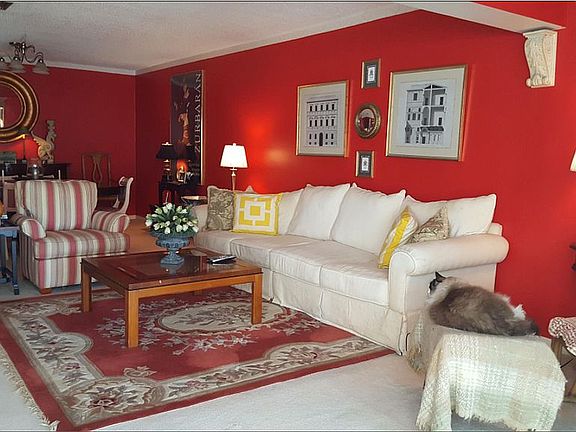 3rd image of 1571 NW 20th Ave APT 202