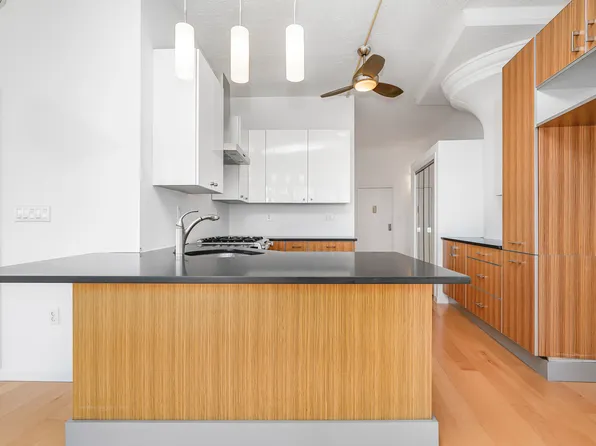 10 Bay Street Landing image 8 of 30