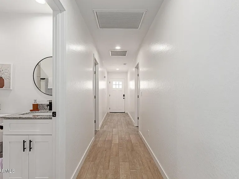 1821 W Hadley St — Photo 21