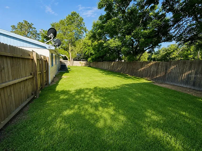 1821 Bellgrove St — Photo 14