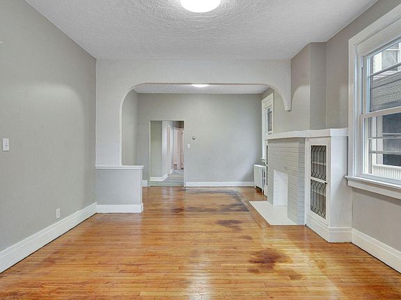 5th image of 190 Whitney Pl #A