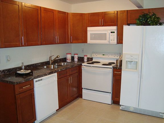 5th image of 1018 NW 14th Ct