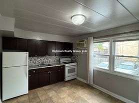 3824 25th Ave